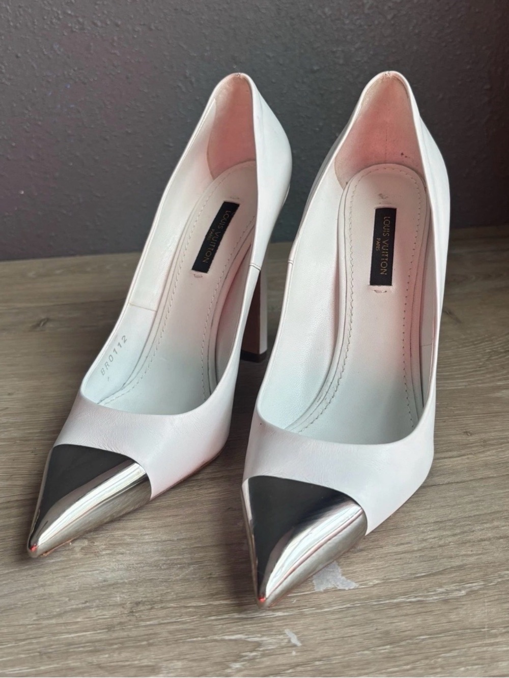 Louis Vuitton White Leather Urban Twist Pointed Toe Pumps Size 37.5
